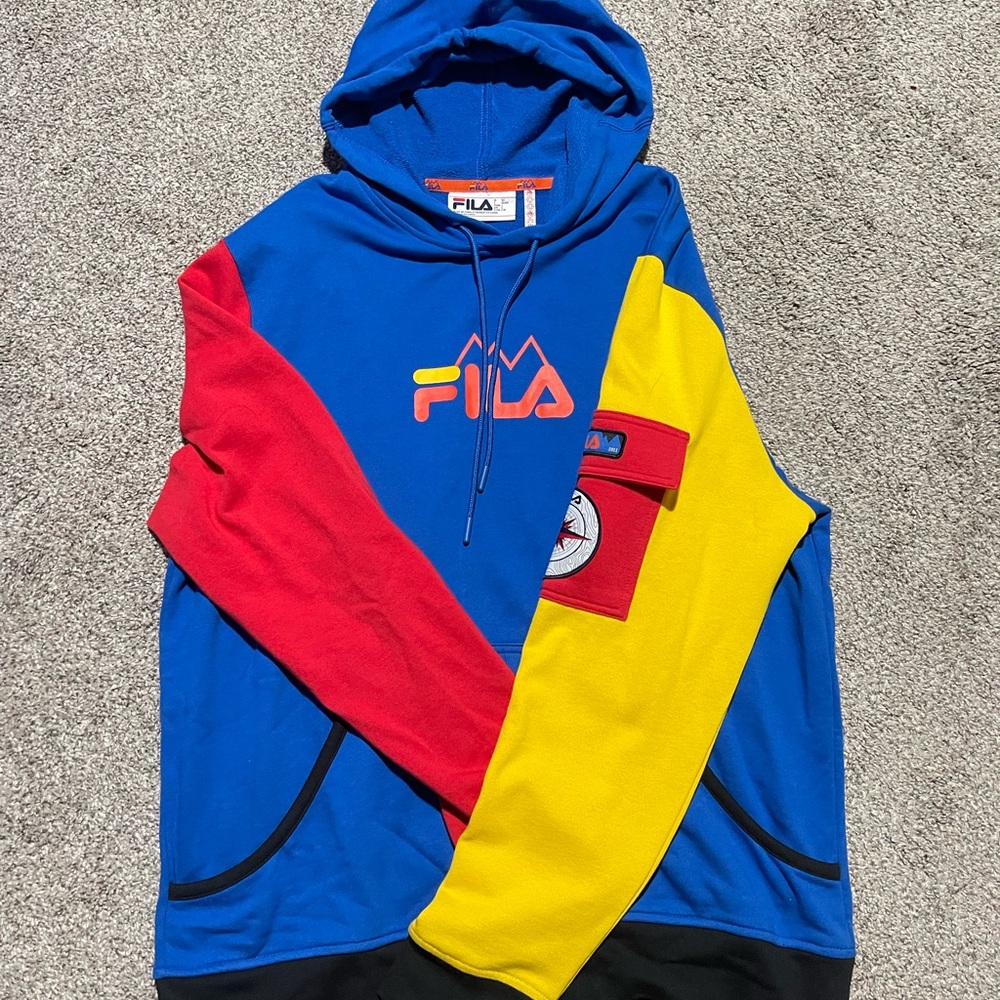 Fila Hoodie size: L